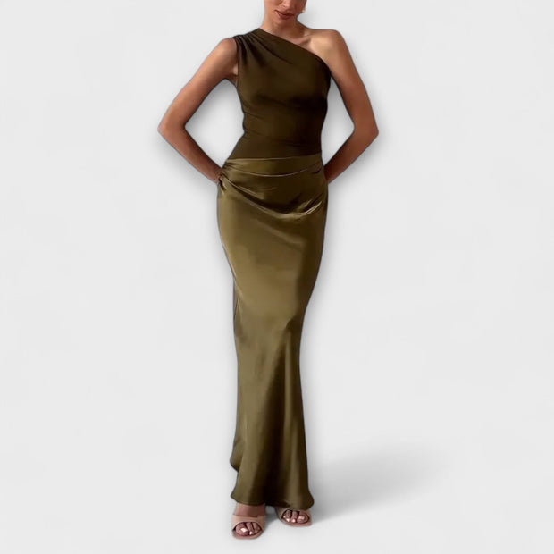 SATINE | L’élégance asymétrique en version plissée