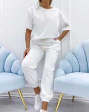 Ensemble décontracté femme avec top uni et pantalon