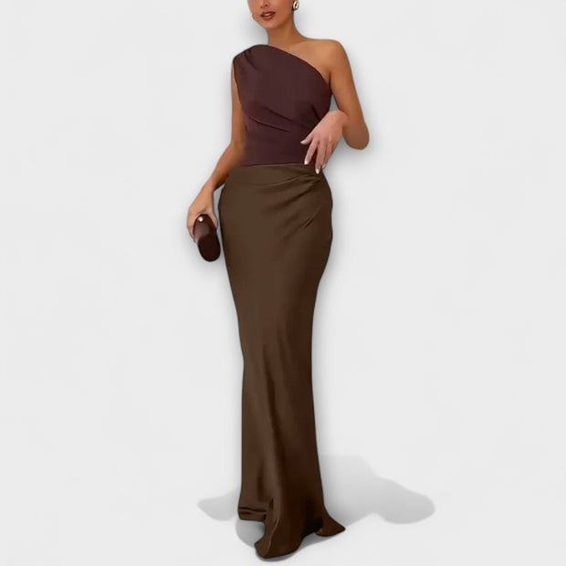 SATINE | L’élégance asymétrique en version plissée