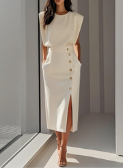 NOMI™ | Robe avec Boutons Dorés et Fente Latérale