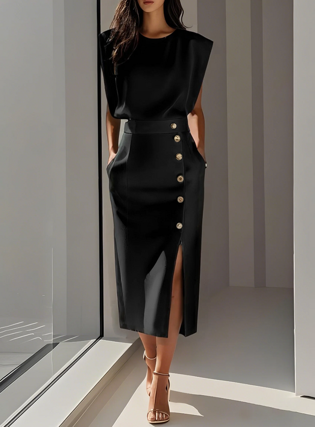 NOMI™ | Robe avec Boutons Dorés et Fente Latérale