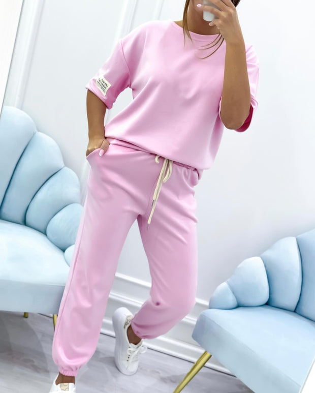 Ensemble décontracté femme avec top uni et pantalon