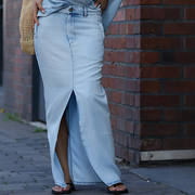 Top femme à épaule diagonale avec jupe maxi en denim fendue